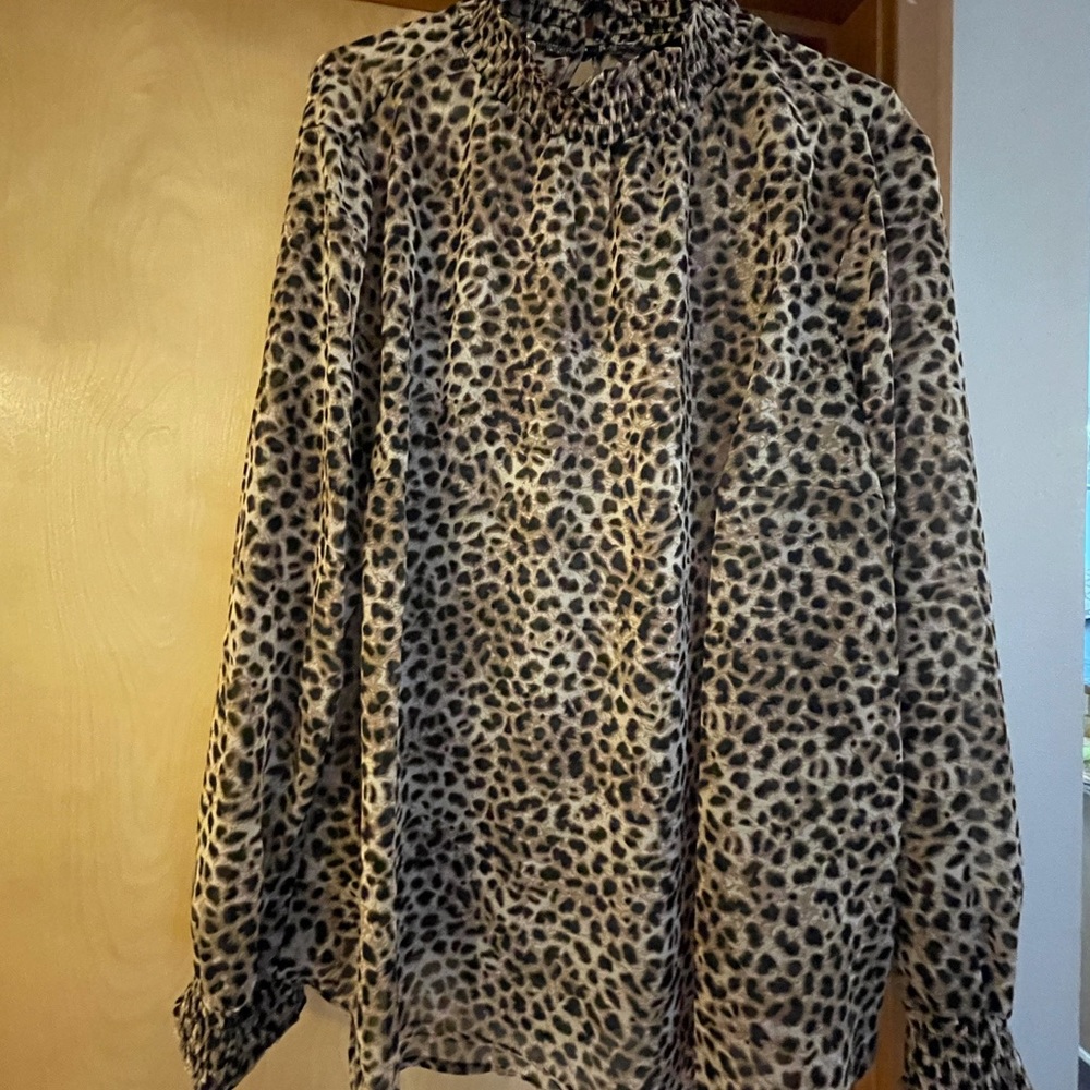 🌟TORRID🌟 Leopard Print Polyester Blouse 🐾🐾